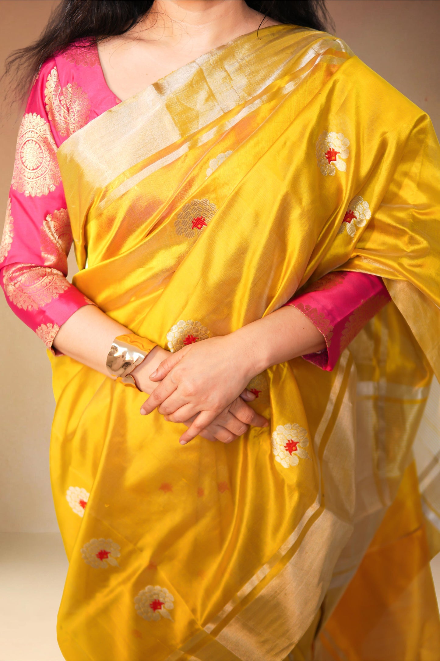 Yellow pure chanderi silk handwoven saree with meenakari gendaphool butti,4