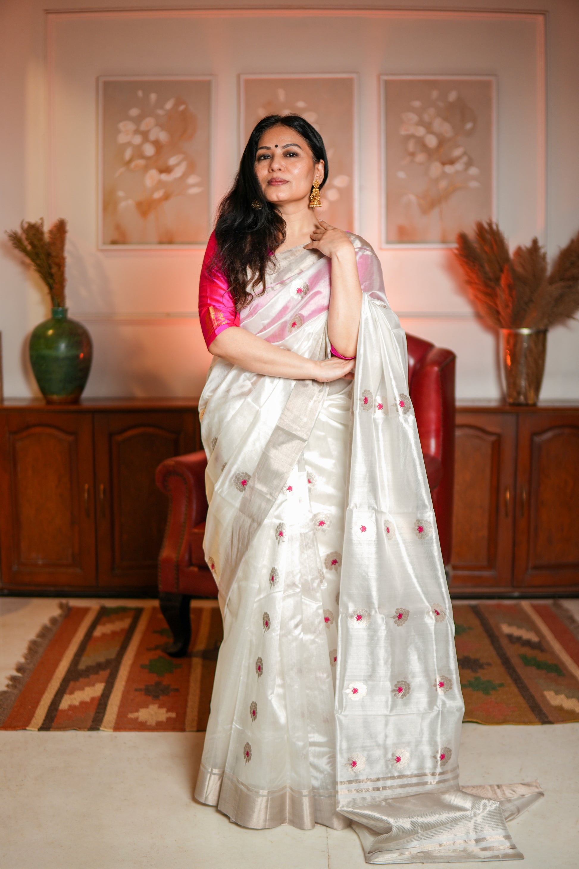 White pure chanderi silk handwoven saree with gendaphool meenakari butti,1