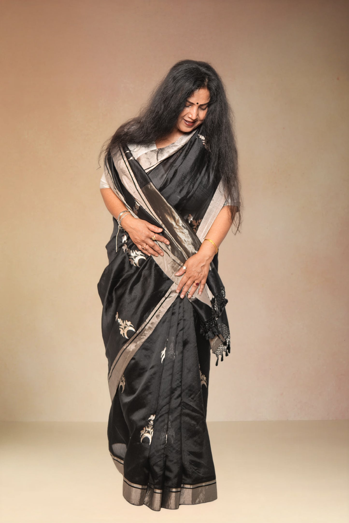 Black pure chanderi silk handwoven saree with silver meenakari Chand Chidiya motif,4