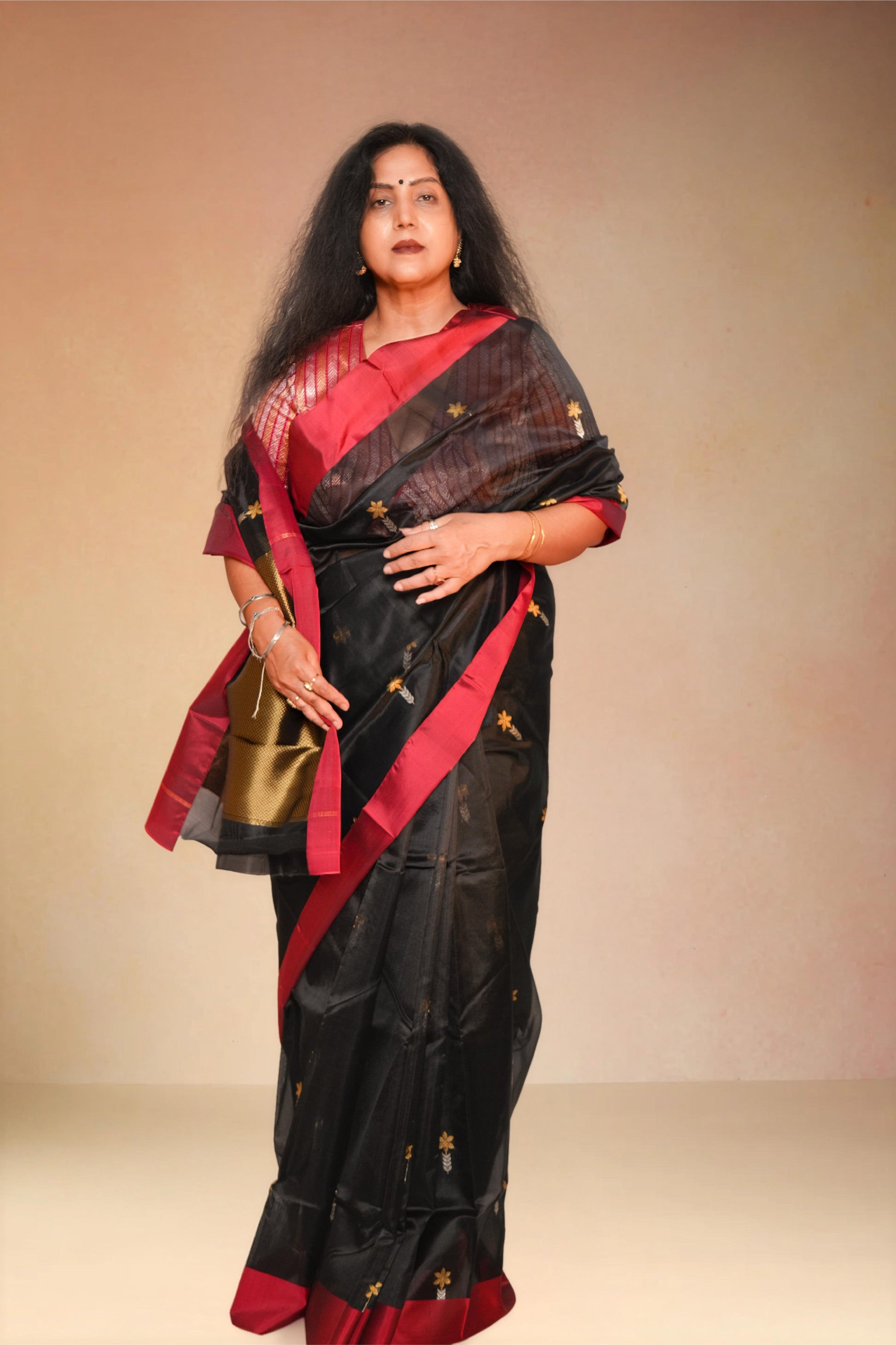 Black pure chanderi silk handwoven saree with sona chandi meenakari butti and silk border,3