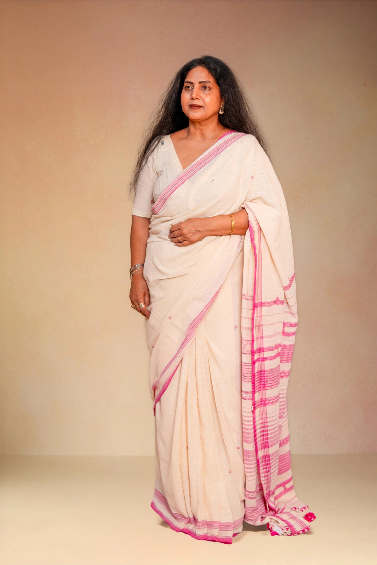 White and pink pure Kala cotton Bhujodi handwoven saree,2