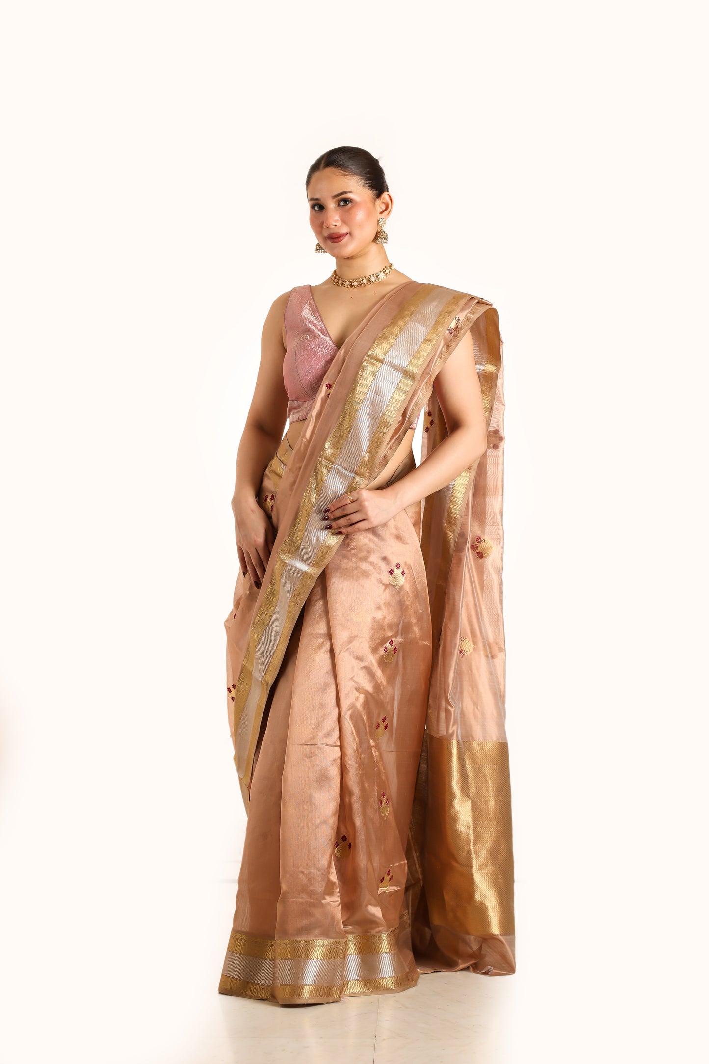 Onion pink chanderi silk handwoven saree with nakashi border and meenakari butti,angle 2