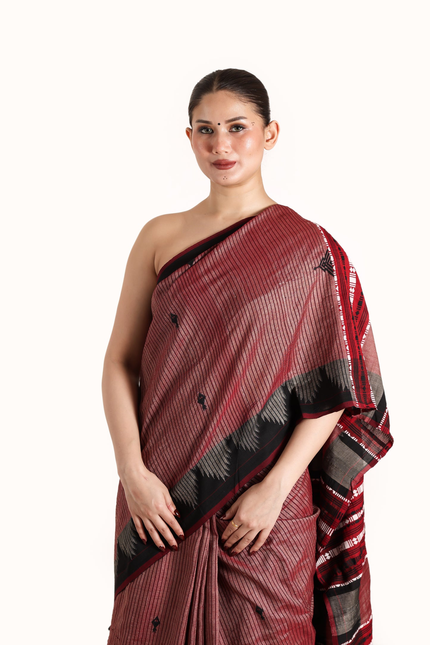 Beet root marroon pure Tusser silk vegetable dye Kotpad handwoven saree,front close up