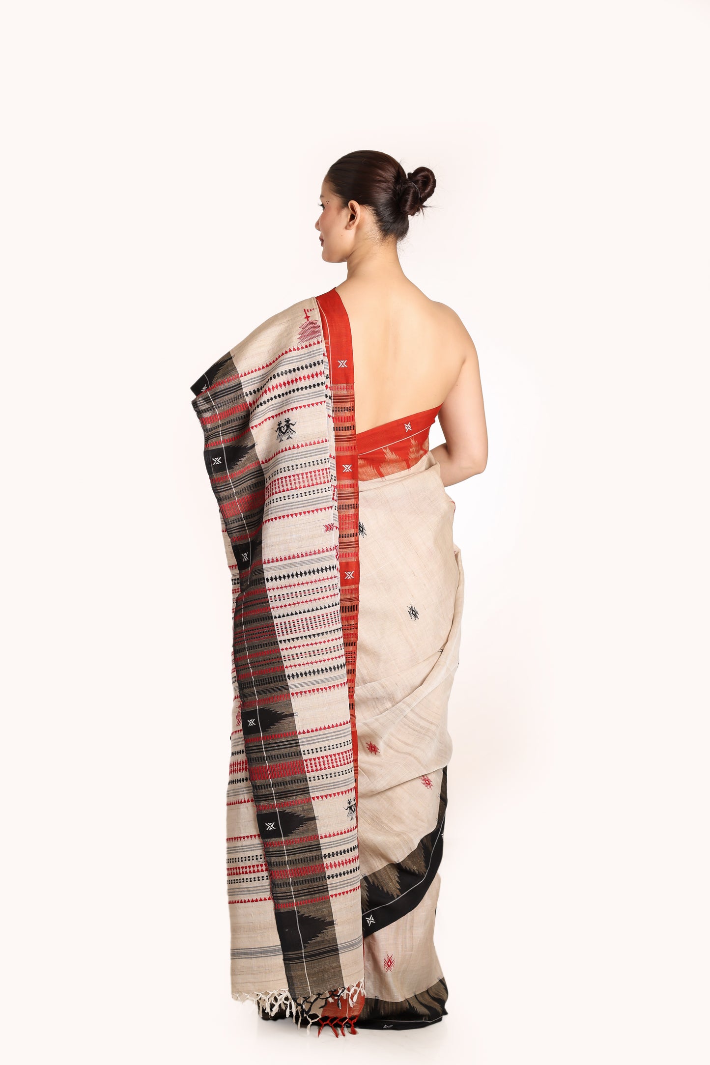 Beige pure Tusser silk vegetable dye kotpad handwoven saree,back angle