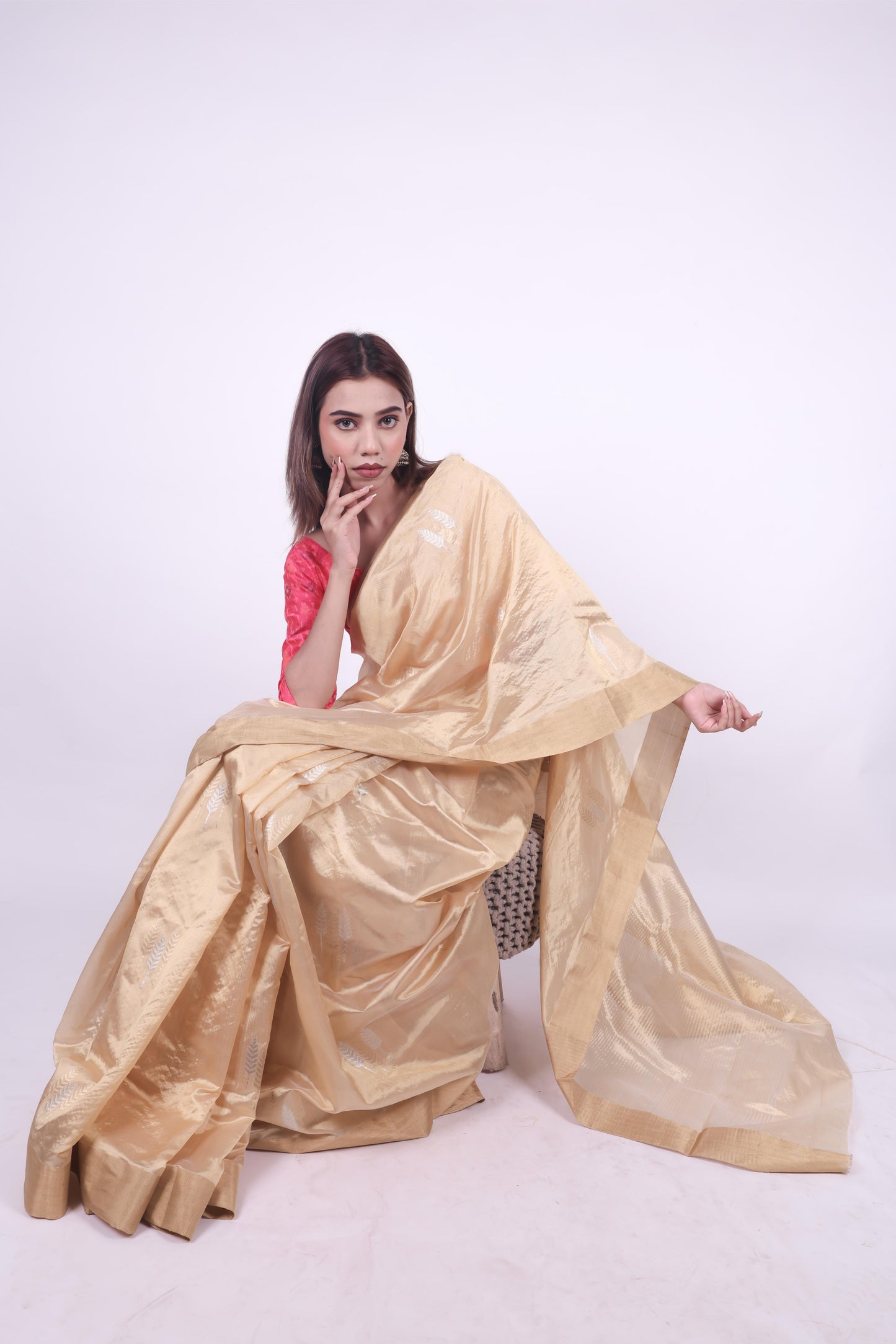 Light lemon yellow pure chanderi silk handwoven saree with eknaliya meenakari butti,1