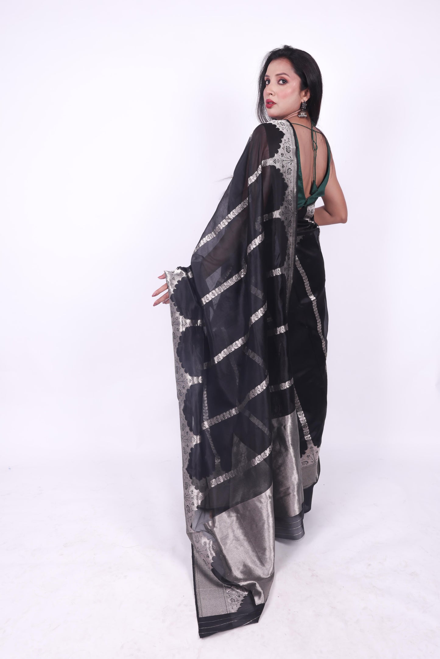 Black pure chanderi silk handwoven saree with eknaliya zaal and nakashi zari weave border,4