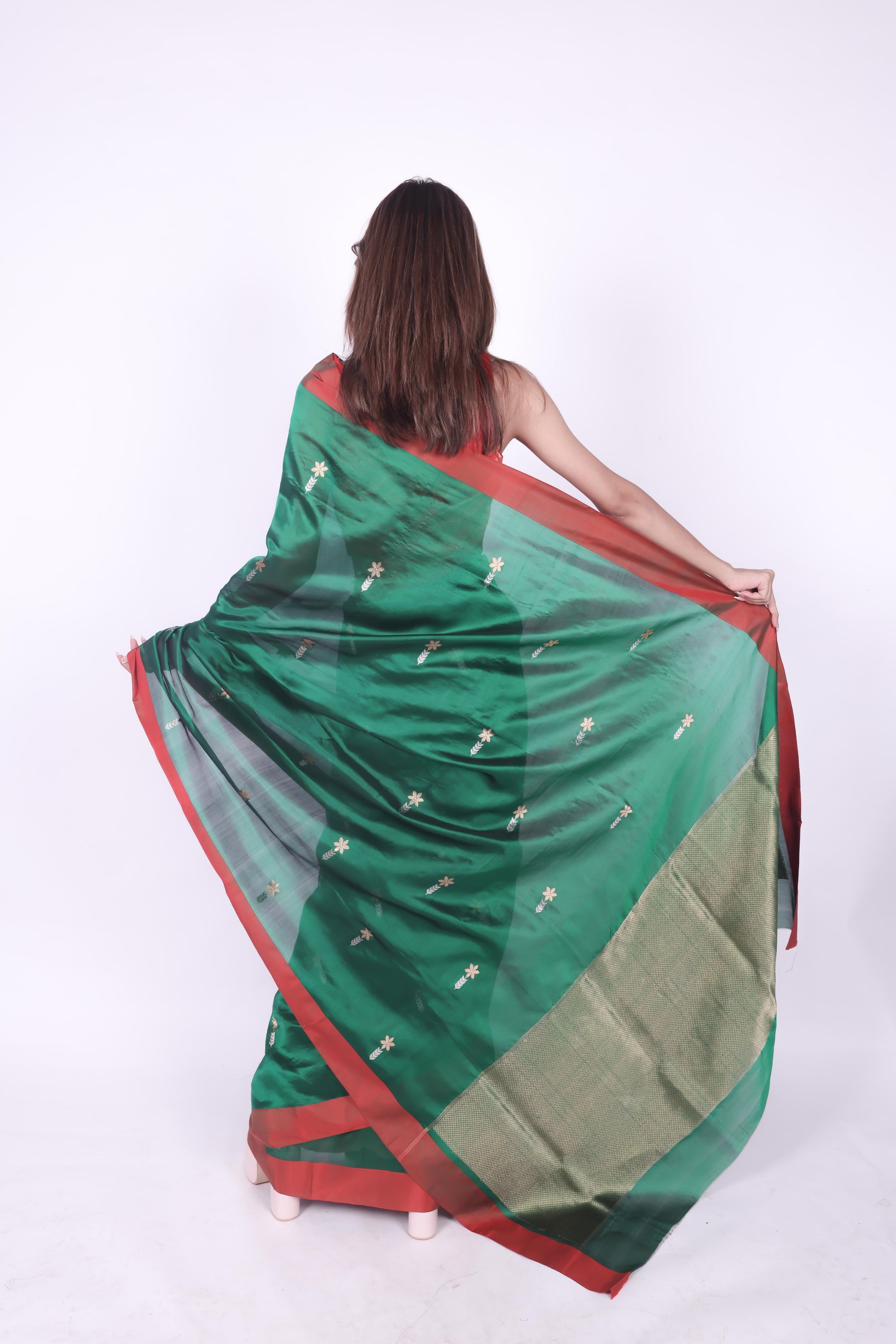 Dark green pure handwoven chanderi silk saree with sona chandi meenakari butti and silk border,2