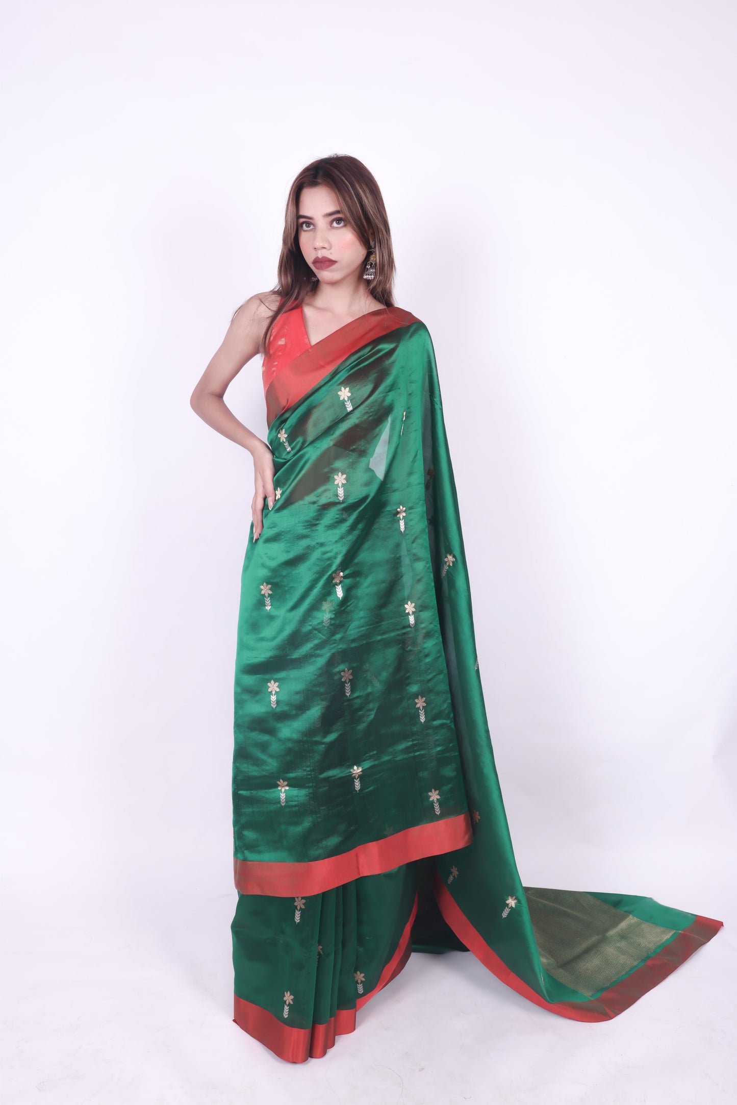Dark green pure handwoven chanderi silk saree with sona chandi meenakari butti and silk border,4