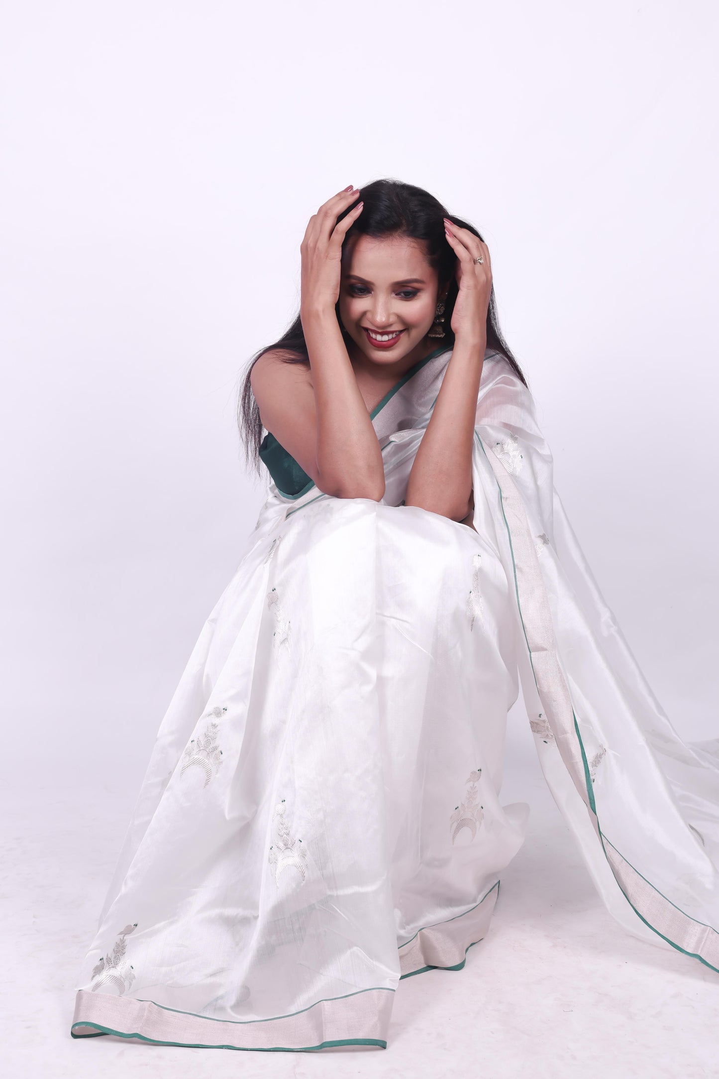 White pure chanderi silk handwoven saree with eknaliya Chand Chidiya motif,4